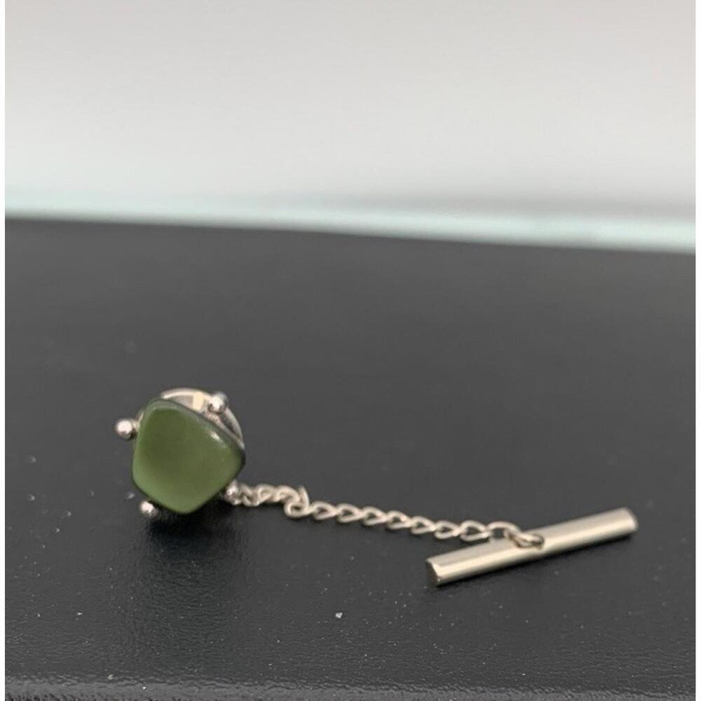Vintage Sarah Coventry Silver Tone And Green Lucite Stone Tie Tack Lapel Pin